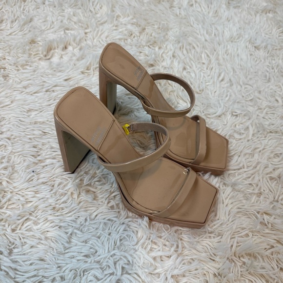 Jeffrey Campbell Hustler block Heels neutral Patent leather slides SZ 7.5 straps - Picture 1 of 10